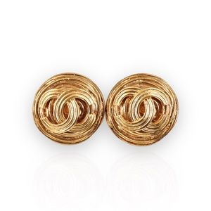 ✧ CHANEL 1994 CC logo button earrings